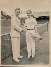 1935 Press Photo C. Gene Mako and Jacques shake hands before tennis match picture