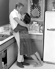STEVE McQUEEN AND THEN WIFE NEILE ADAMS - 8X10 PHOTO (BB-646) picture