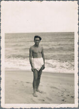 1960s Beefcake Bulge Shirtless Man Trunks Gay Interest Vintage Snapshot Photo picture