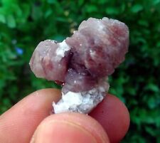 stilbite on chalcedony matrix minerals-a picture