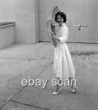 LORETTA YOUNG CANDID WITH UMBRELLA   8X10 PHOTO LOR6 picture