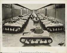 1940 Press Photo Completed tanks outside factory 