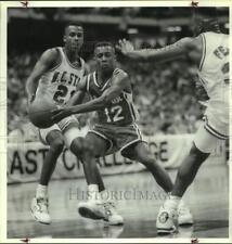 1990 Press Photo SU basketball vs. NC State in Big East ACC Challenge at Dome picture