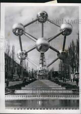 1958 Press Photo The Atom Age is featured at the Brussels Universal Exhibition picture