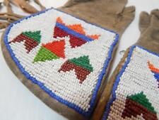 VINTAGE YAKIMA PLATEAU INDIAN CHILD SIZE BEADED GAUNTLETS - NICE TO FIND  picture