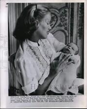1956 Press Photo Mrs. Dan Topping Holds Newborn Son David Reed at Home picture