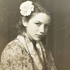 VINTAGE PHOTO Stunningly Beautiful Woman In Floral Robe Original Snapshot picture
