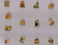 pin's tennis / Roland Garros (epoxy) there are 13 versions (BNP, Perrier, A2...) picture