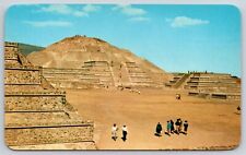 Plaza Pyramid of the Moon San Juan Teotihuacan Mexico c1960s Vtg Postcard D1 picture