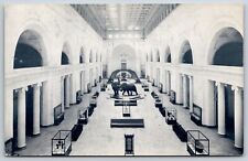 Postcard Chicago Natural History Museum, Stanley Field Hall Illinois Unposted picture
