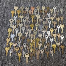 VINTAGE LOT OF 100 FLAT KEYS AUTOMOBILE HOUSE GAS FOR CRAFTS COLLECTING ETC picture