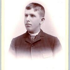 c1880s Iowa Falls, IA Regular Man Portrait Cabinet Card Photo Coat Hastings B11 picture