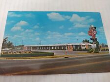 Vintage Postcard Leon Motel Wichita Kansas Highway 81 HM Litho picture