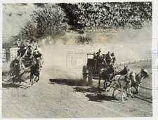 1932 Press Photo Stagecoaches Racing At Annual Rodeo At Ellensburg, Washington picture