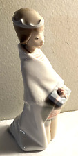 Vintage LLADRO Porcelain Figurine Girl Kneeling with Crown & Gift picture