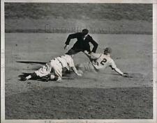 1938 Press Photo Boston's Woody English called safe at 2nd base picture