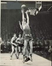 1941 Press Photo Rhode Island vs St. Francis basketball game at the Garden, NY picture