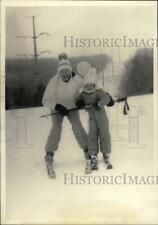 1985 Press Photo Doris Fuller,Karen Kindig Ski at Greek Peak, Virgil, New York picture