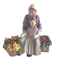 Royal Doulton Figurine Granny’s Heritage HN 2031 Issued 1949-1969 picture
