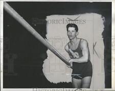 1946 Press Photo Thomas Stewart Pole Vault Track Field - RRQ23163 picture