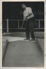 1990 Press Photo Putt Putt Golfer David Cook Spends His Time Off With This Sport picture