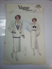 Vintage 80s Vogue Sewing Pattern 9202 Womens Cardigan Jacket Skirt Blouse V Neck picture
