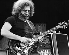 JERRY GARCIA SINGER SONGWRITER LEAD GUITAR GRATEFUL DEAD - 8X10 PHOTO (RT632) picture