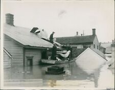 1937 New Albany I.N Resident Moves Belongings From Flooded Home Floods Photo 7X9 picture