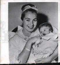 1958 Press Photo Actress with Baby Son Paul Cassidy - sya96728 picture