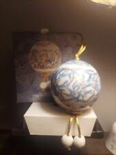 2003 Lladro Under the Mistletoe Ball Lladró Porcelain Ornament w/ Gold Cord picture