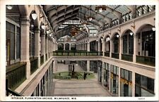 Postcard Interior of Plankton Arcade in Milwaukee, Wisconsin picture
