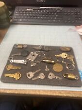 Nice USED Mixed Lot of Modern and Vintage Keys/2 small Locks/Keychains. LOOK picture