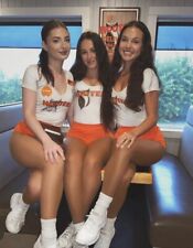 HOOTERS GIRL - 3 SEXY GIRLS  picture