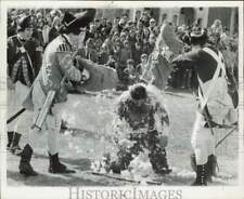 1976 Press Photo Re-enactment of the Thomas Ditson incident at Billerica Common picture