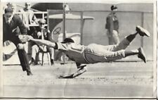 1971 Press Photo Orioles Third Baseman Brooks Robinson Stretches for Line Drive picture