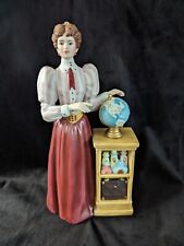 Avon 2010 Mrs Albee President's Club Figurine Award Collectible Porcelain 10