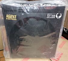 Mezco ONE:12 Collective Toy Fair Exclusive Gomez Agent Edition New Unopened  picture