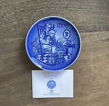 New 1999 Royal Copenhagen Denmark Grand Parents' Plate Tell me a Story Vintage picture