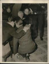 1945 Press Photo Nelson Rockefeller, James Dunn Confer on UNCIO Floor picture