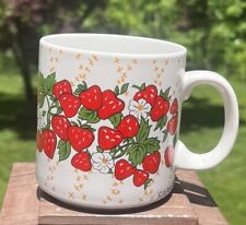 Vintage Strawberry Coffee Mug Cup strawberries 1980s summer berries Korea picture