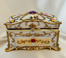 RARE Vintage Disney Cinderella Musical Jewelry Box MINT Condition picture