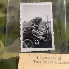 US ARMY WW2 NORTH AFRICA,MEDIC JEEP DENTAL PULLING OUT TOOTH,COOL SNAPSHOT,NAMED picture
