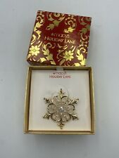 HOLIDAY LANE-MACYS -GOLD TONE AND SPARKLES SNOWFLAKE PIN STYLE #57191PG picture