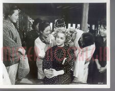 Vintage Photo 1961 Carroll Baker Japanese Hair Styling on Bridge To The Sun picture