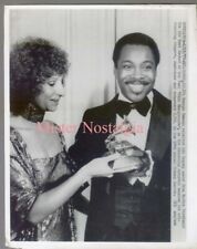 George Benson receives Grammy Award from Barbra Streisand rare 1977 photo picture