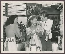 Elizabeth Taylor, Jane Powell PAUL'S MALT SHOP Sunset Blvd 1947 Candid Photo picture
