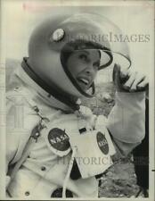 1972 Press Photo Fran Allison as NASA astronaut in 