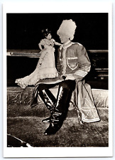 Circus Giant Machnow & Madam Chiquita Midget Postcard picture