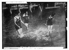 Photo:Bathers at Alameda picture