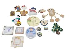 18 LOT OF  VINTAGE REFRIGERATOR MAGNETS Holidays Crafted Sayings Animals & More picture